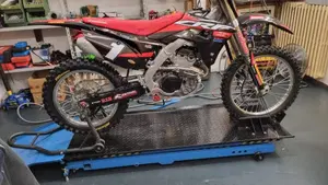 Honda CRF 250R (2020)  (2)