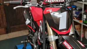 Honda CRF 250R (2020)  (5)