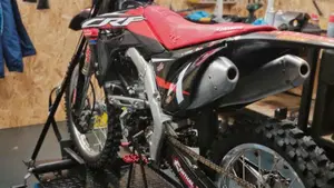 Honda CRF 250R (2020)  (8)