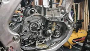 Honda CRF 250R (2020)  (15)