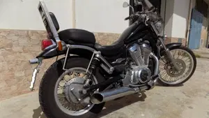 Suzuki VS 600 GL Intruder (1995 - 96)  (8)
