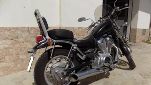 Suzuki VS 600 GL Intruder (1995 - 96)  (11)