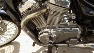 Suzuki VS 600 GL Intruder (1995 - 96)  (13)