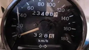 Suzuki VS 600 GL Intruder (1995 - 96)  (17)