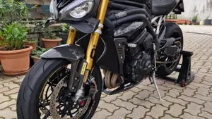 Triumph Speed Triple 1200 RS (2021 - 24)  (2)