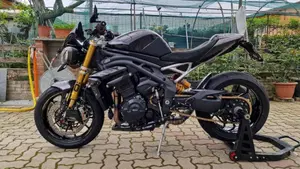 Triumph Speed Triple 1200 RS (2021 - 24)  (9)