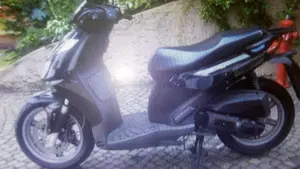 Aprilia Sportcity 200  (2)