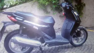 Aprilia Sportcity 200  (3)