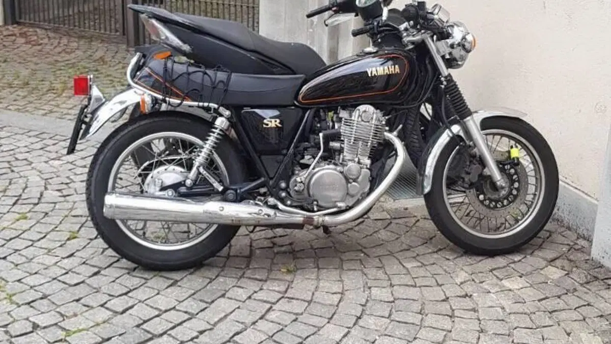 Yamaha SR 400 (2013 - 17)  (2)