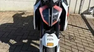KTM 1290 Super Duke R (2019)  (4)