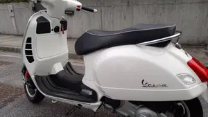 Vespa GTS 300 Super (2008 - 16)  (2)