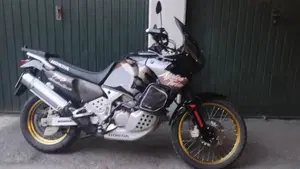 Honda Africa Twin XRV 750 (1996 - 02)  (3)