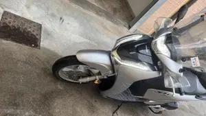 Honda SH 150i (2017 - 19)  (2)