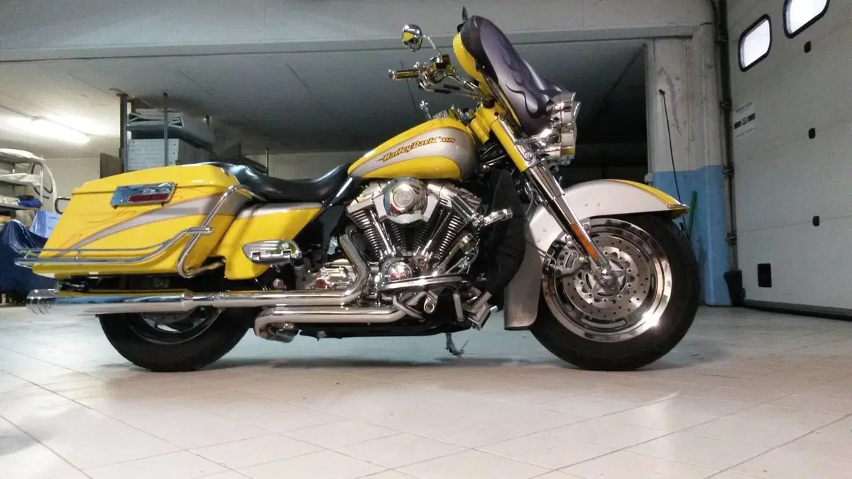 Harley-Davidson 1450 Electra Glide Ultra Classic (2003 - 05) - FLHTCUI  (3)