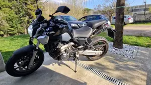 Yamaha MT-03 (2006 - 14)  (2)