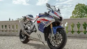 Honda CBR 1000 RR-R Fireblade SP 30th Anniversary (2022 - 23)  (10)