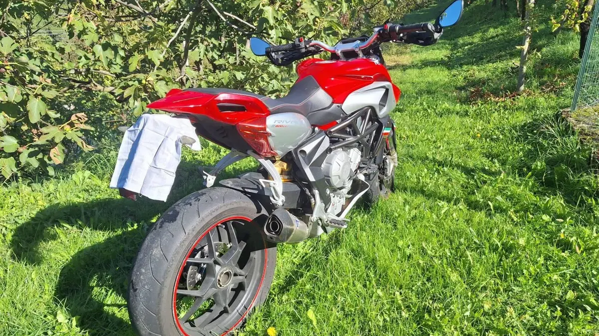 MV Agusta Rivale 800 EAS ABS (2013 -17)  (4)