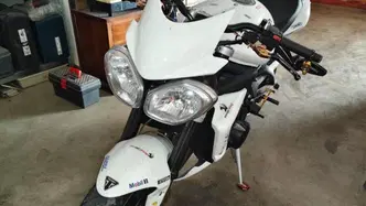 Triumph Street Triple R (2009 - 12) usata