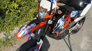 KTM 690 Enduro R (2009 - 11)  (7)