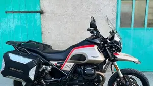Moto Guzzi V85 TT Travel (2020) 