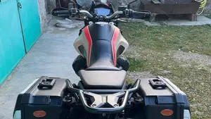 Moto Guzzi V85 TT Travel (2020)  (2)