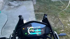 Moto Guzzi V85 TT Travel (2020)  (4)