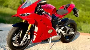 Ducati Panigale V4 S (2025 - 26)  (2)