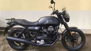 Moto Guzzi V7 Stone (2021 - 24)  (2)