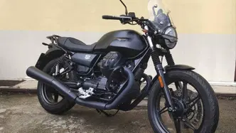 Moto Guzzi V7 Stone (2021 - 24) usata