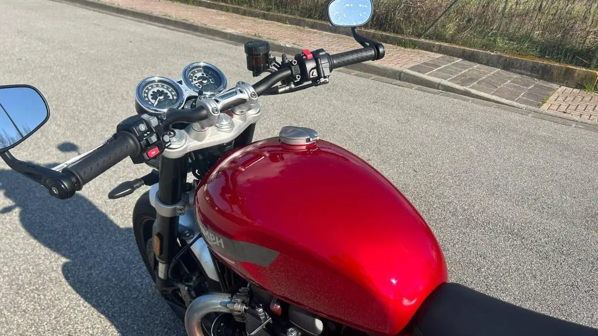Triumph Speed Twin 1200 (2021 - 24)  (2)