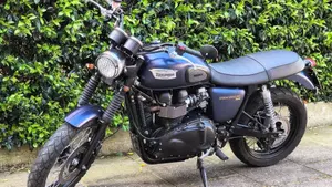 Triumph Scrambler (2006 - 17)  (2)