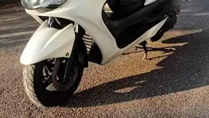 Yamaha Majesty 400 (2004 - 08)  (2)