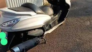 Yamaha Majesty 400 (2004 - 08)  (6)