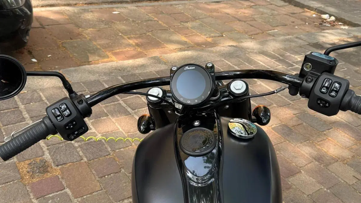 Indian Chief 1890 Bobber Dark Horse (2021 - 26)  (5)