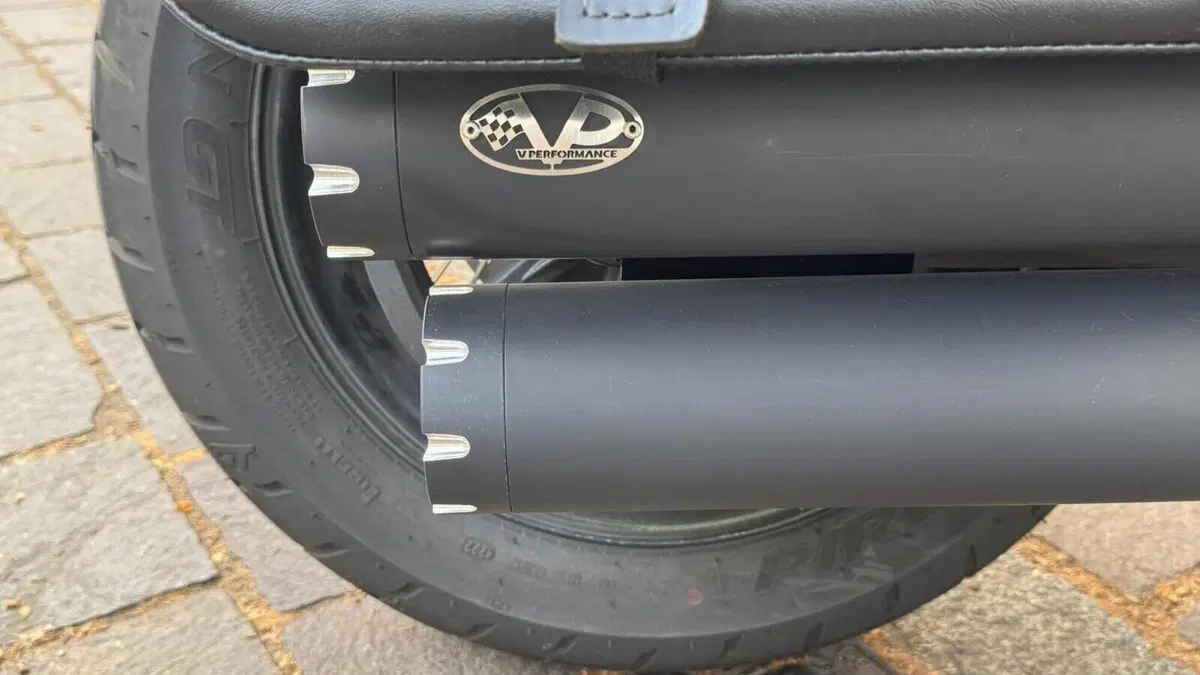 Indian Chief 1890 Bobber Dark Horse (2021 - 26)  (7)
