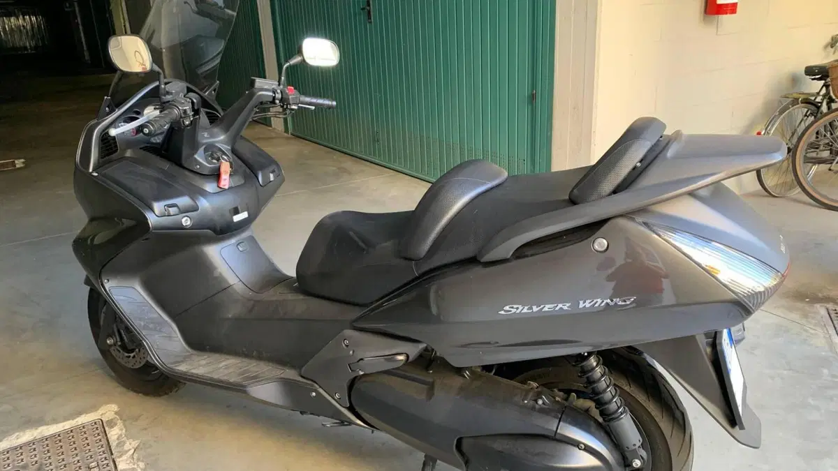 Honda Silver Wing 400 (2006 - 09)  (3)
