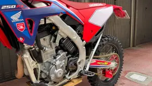 Honda CRF 250RX Enduro (2023)  (4)