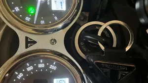 Triumph Bonneville T120 (2016 - 20)  (5)