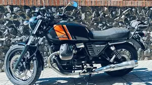 Moto Guzzi V7 II Special (2015 - 17) 