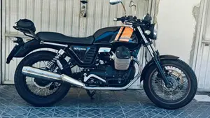 Moto Guzzi V7 II Special (2015 - 17)  (5)