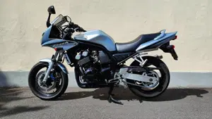 Yamaha FZS 600 Fazer (2002 - 03)  (2)
