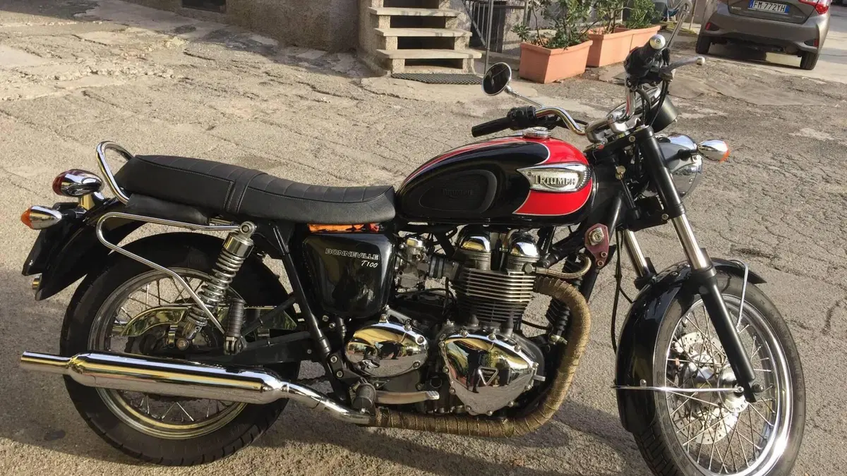 Triumph Bonneville T100 (2001 - 07) 