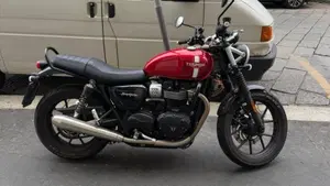 Triumph Street Twin 900 (2017 - 18)  (2)