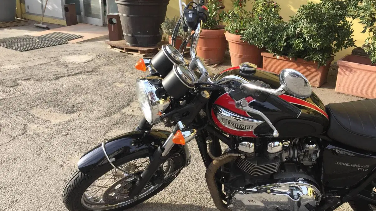 Triumph Bonneville T100 (2001 - 07)  (5)
