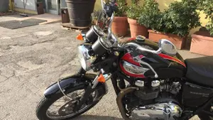 Triumph Bonneville T100 (2001 - 07)  (5)