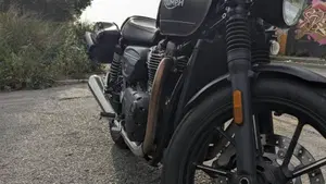Triumph Street Twin 900 (2021 - 22)  (5)