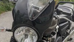 Triumph Street Twin 900 (2021 - 22)  (8)
