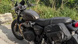 Triumph Street Twin 900 (2021 - 22)  (9)