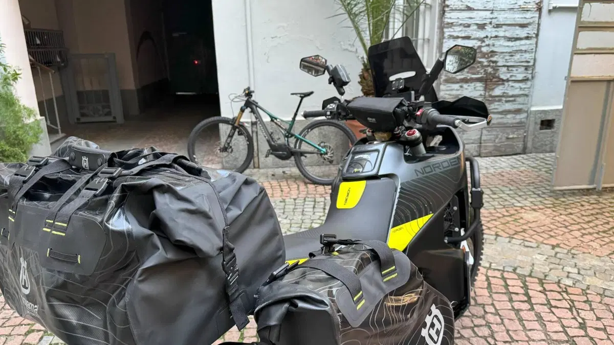 Husqvarna Norden 901 (2022 - 26)  (2)