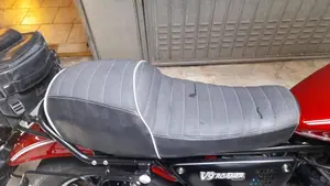 Moto Guzzi V9 Roamer (2016 - 18)  (6)